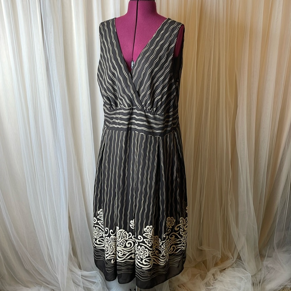 Studio I Brown/Cream Dress Size 16